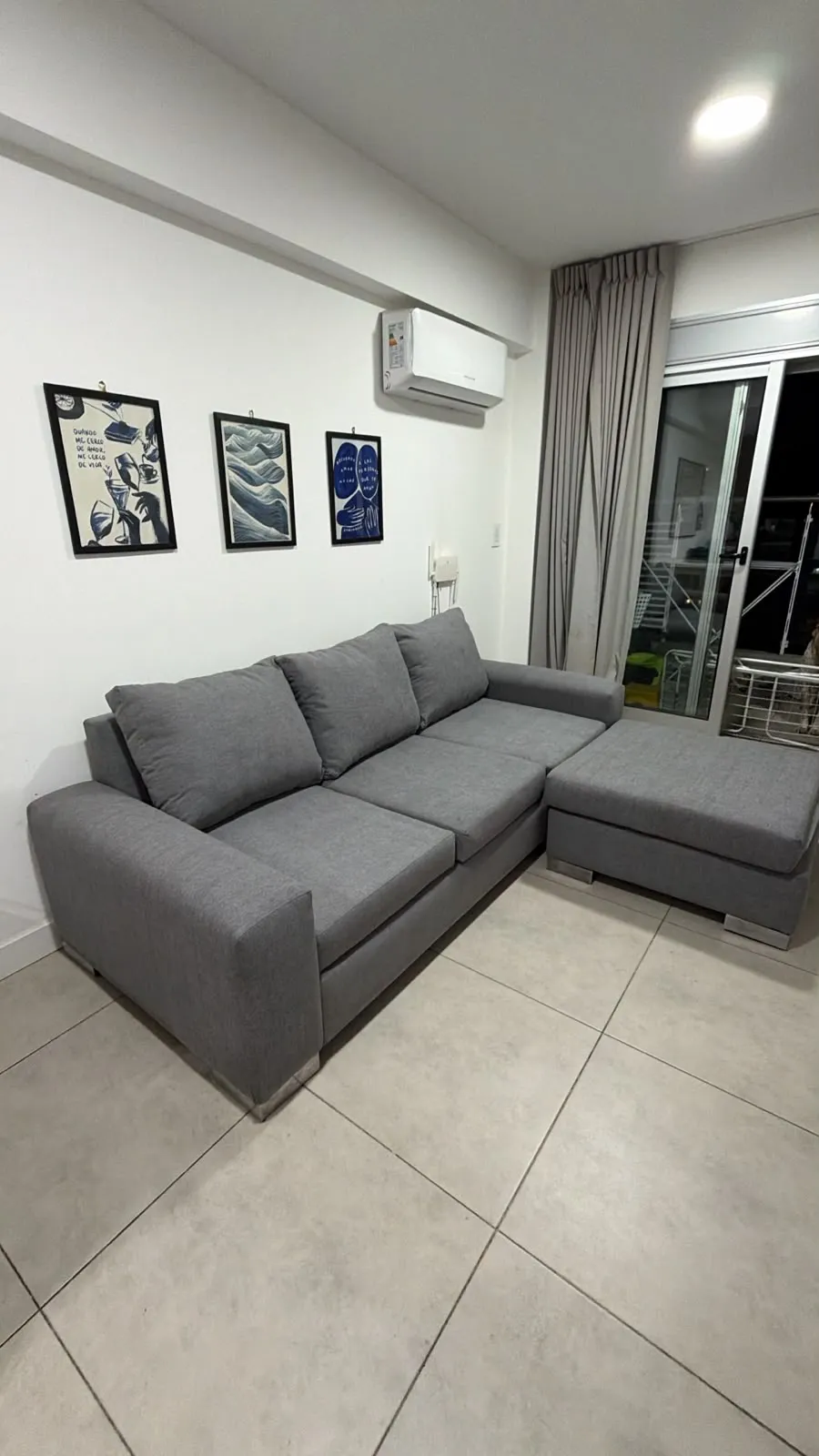 Retapizado de sillón esquinero grande en tela crema